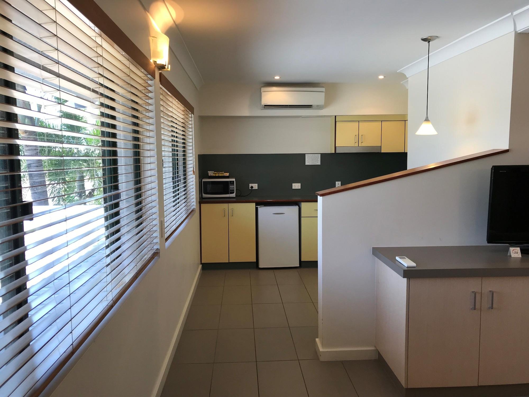 Bay Village Tropical Retreat & Apartments Cairns Exteriör bild