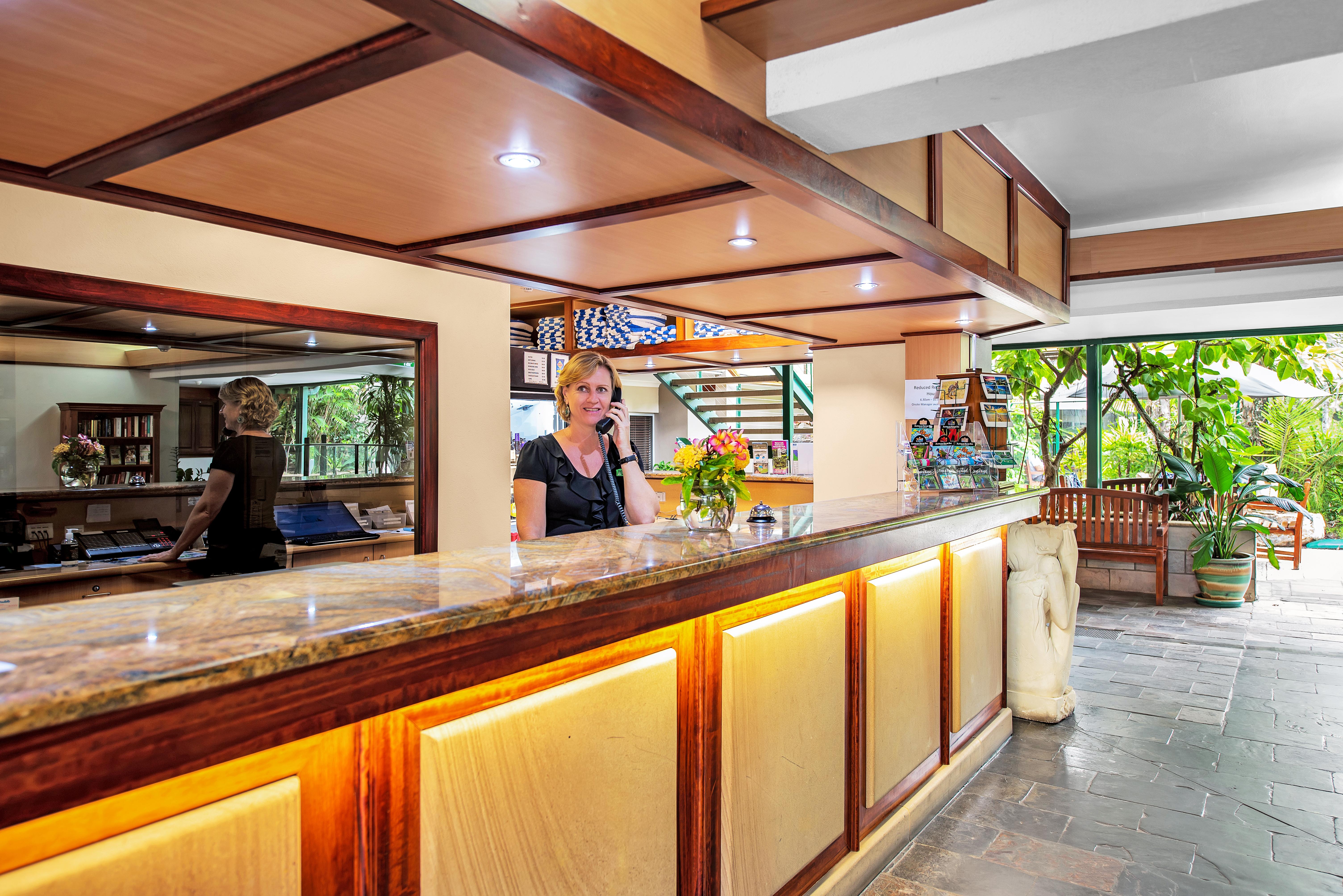 Bay Village Tropical Retreat & Apartments Cairns Exteriör bild