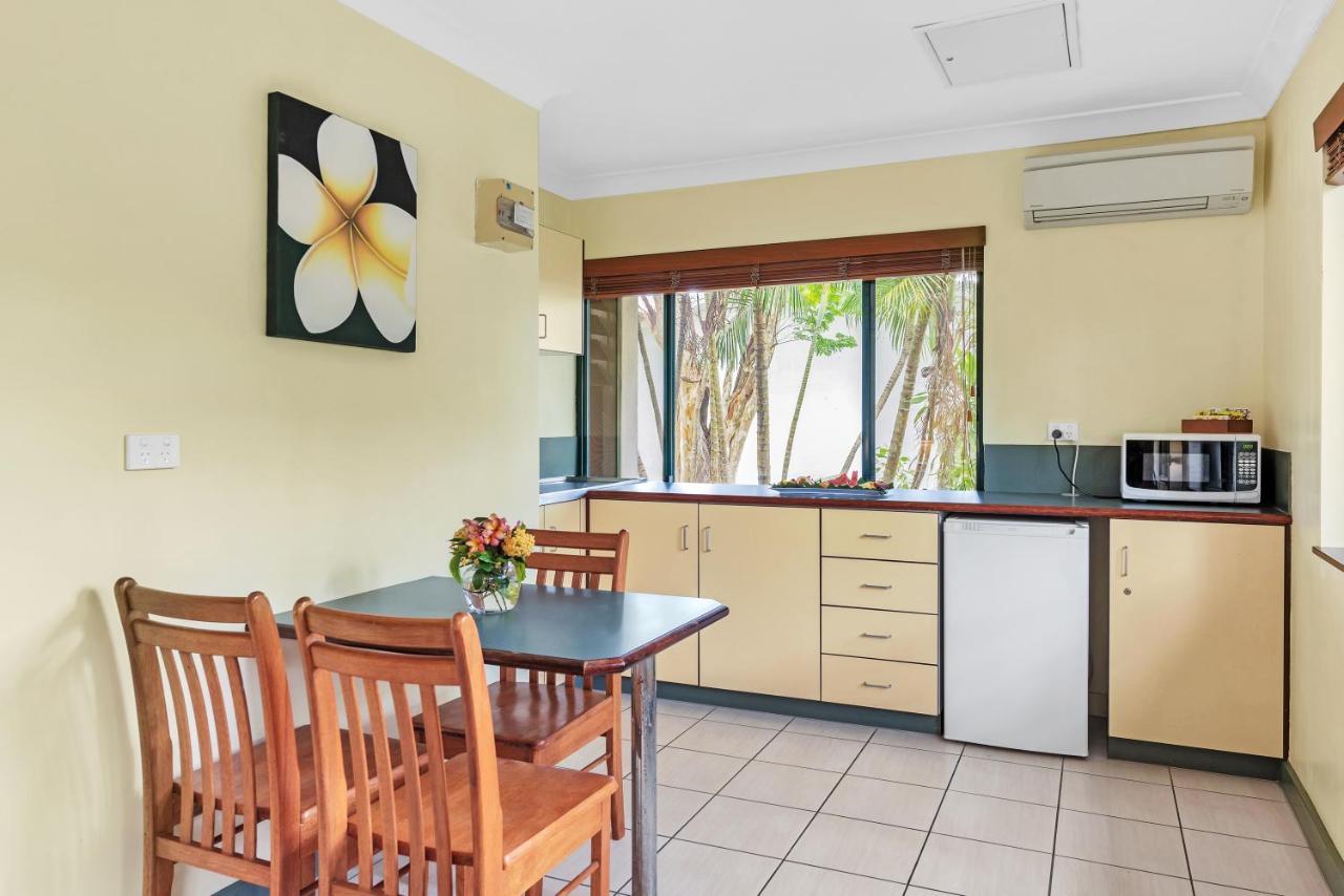 Bay Village Tropical Retreat & Apartments Cairns Exteriör bild