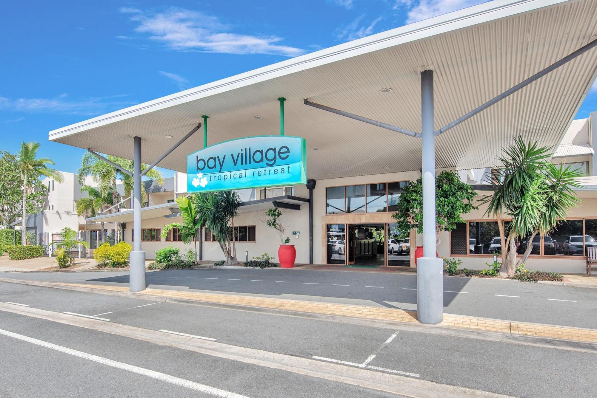 Bay Village Tropical Retreat & Apartments Cairns Exteriör bild