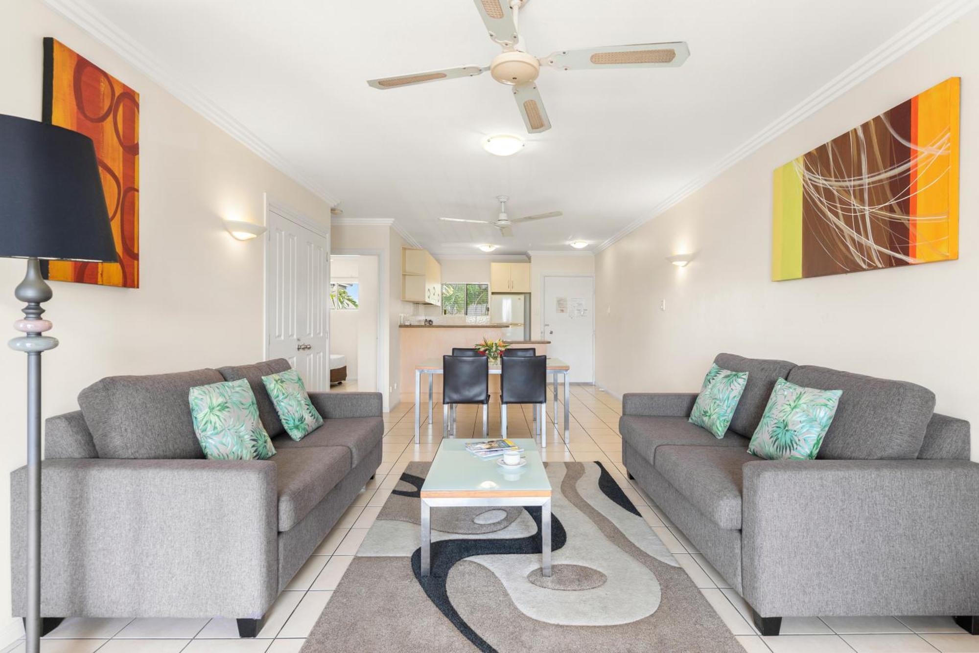 Bay Village Tropical Retreat & Apartments Cairns Exteriör bild